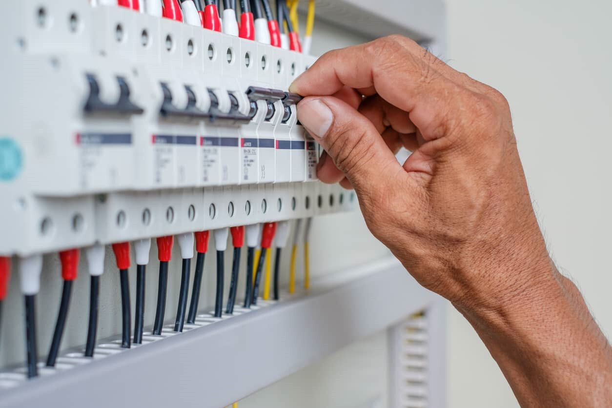 Cómo mantener la seguridad en una instalación eléctrica