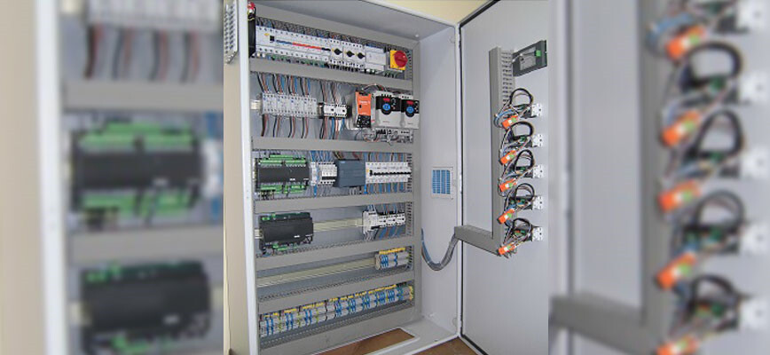 Cuadro eléctrico con contactor diurno y nocturno y disyuntor de 2A