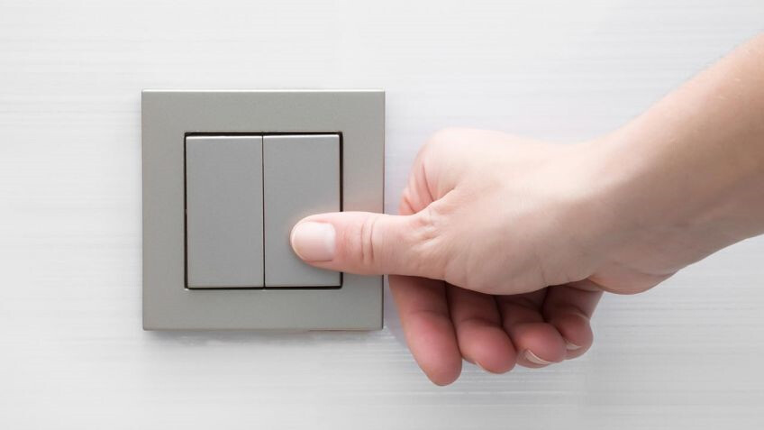 Interruptor de luz moderno de pared de 4 módulos eléctrico